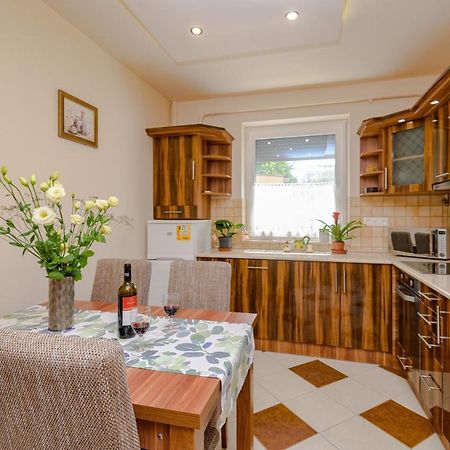 Illes Apartmanok I. Hajdúszoboszló المظهر الخارجي الصورة