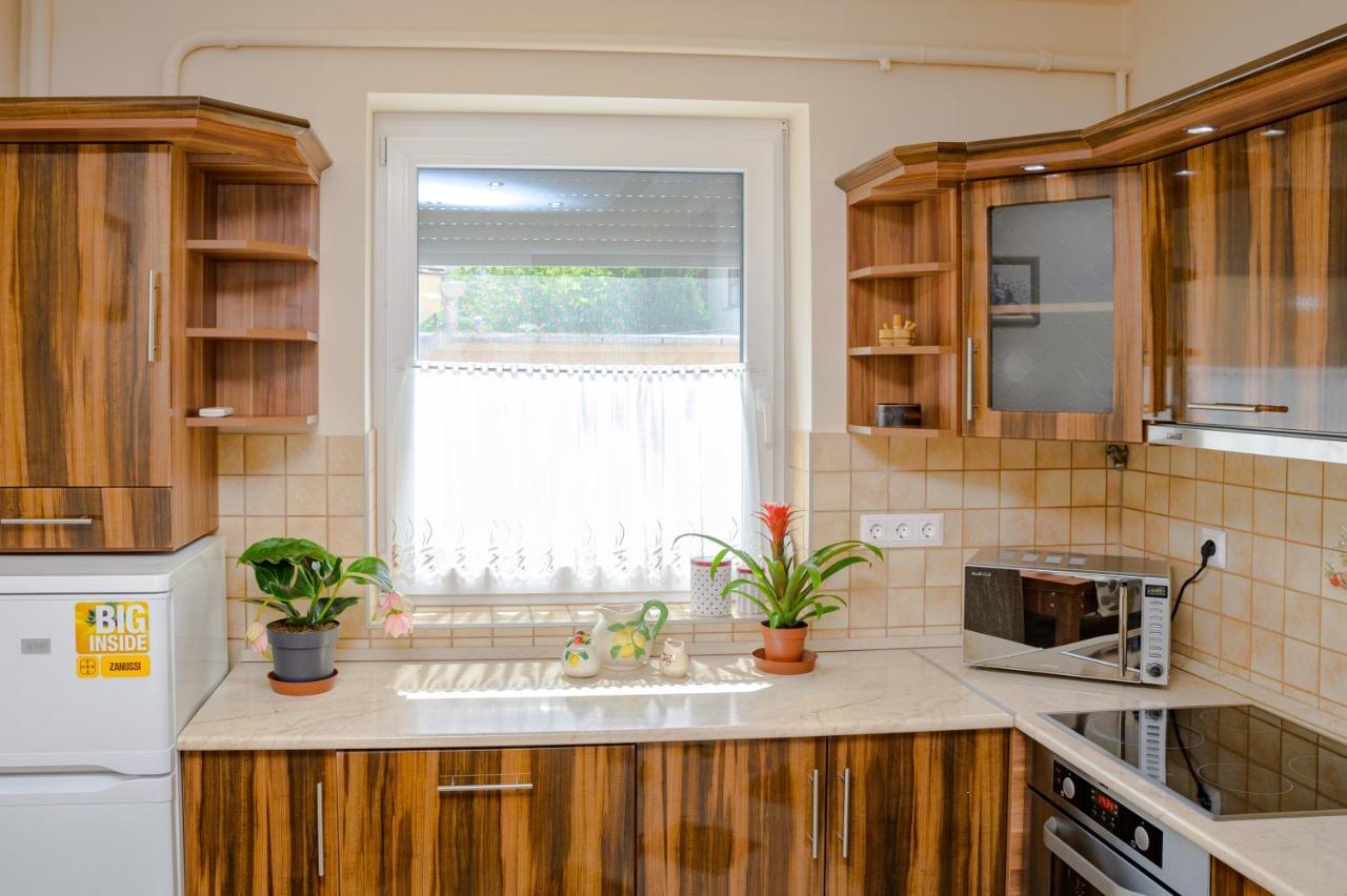 Illes Apartmanok I. Hajdúszoboszló المظهر الخارجي الصورة